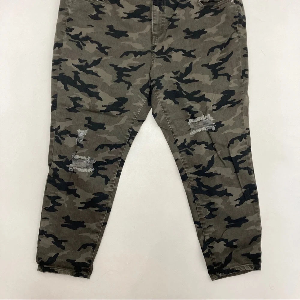 Lane Bryant Distressed Ripped Green Camo Jeans Womens Size 20P